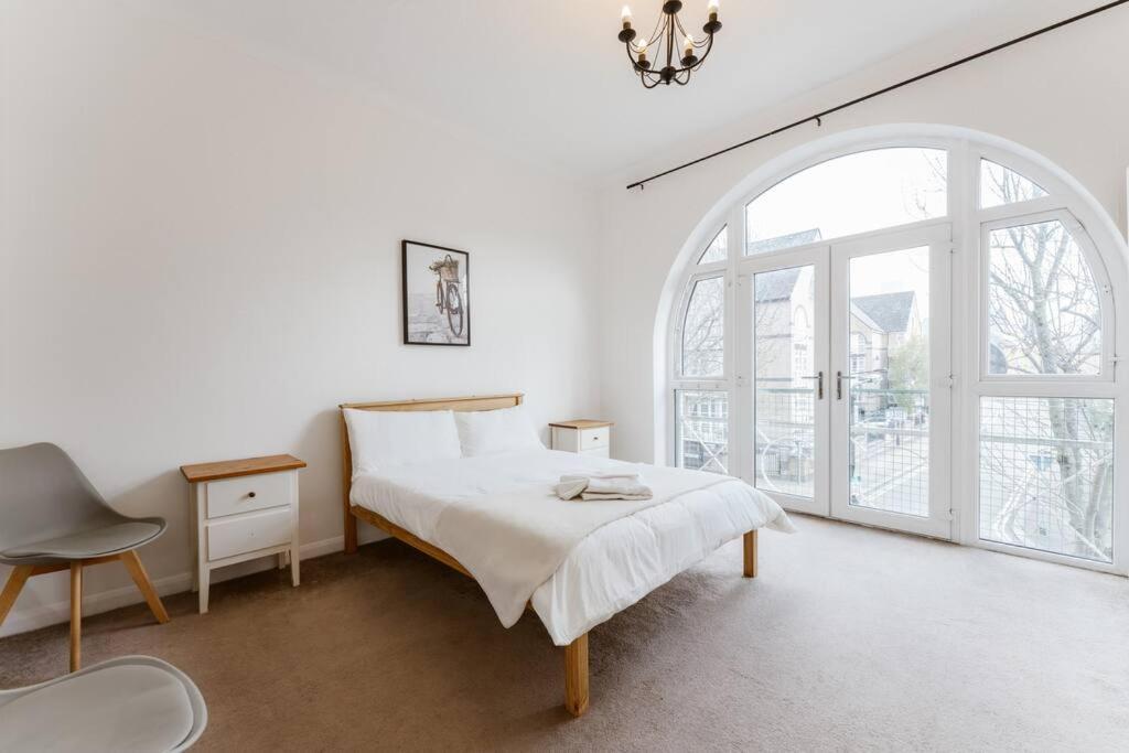 Spacious Ensuite Room Near Top Tourist Attractions ลอนดอน ภายนอก รูปภาพ
